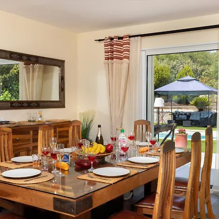 Vakantiehuis Climatisee, Piscine Et Espace Guinguette *