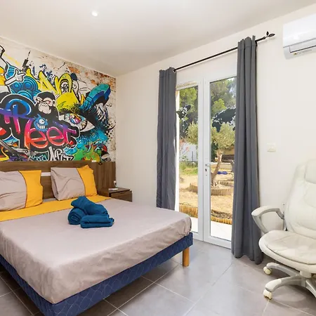 Vakantiehuis Climatisee, Piscine Et Espace Guinguette *