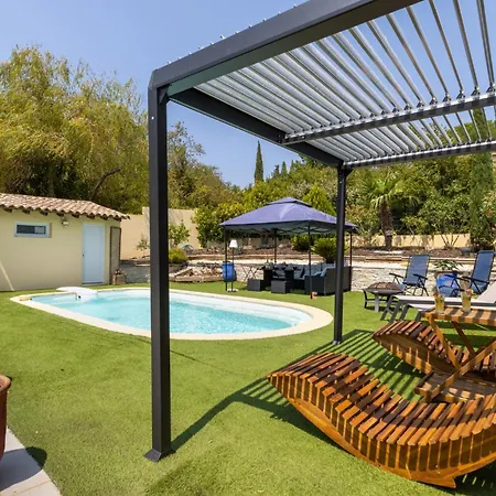 Climatisee, Piscine Et Espace Guinguette * Villemoustaussou