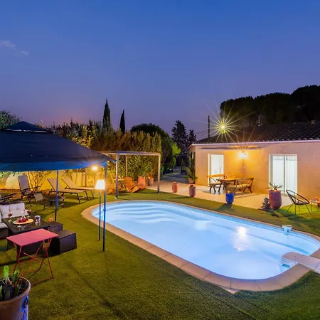 Climatisee, Piscine Et Espace Guinguette Villemoustaussou