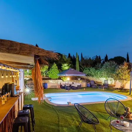 Climatisee, Piscine Et Espace Guinguette Villemoustaussou